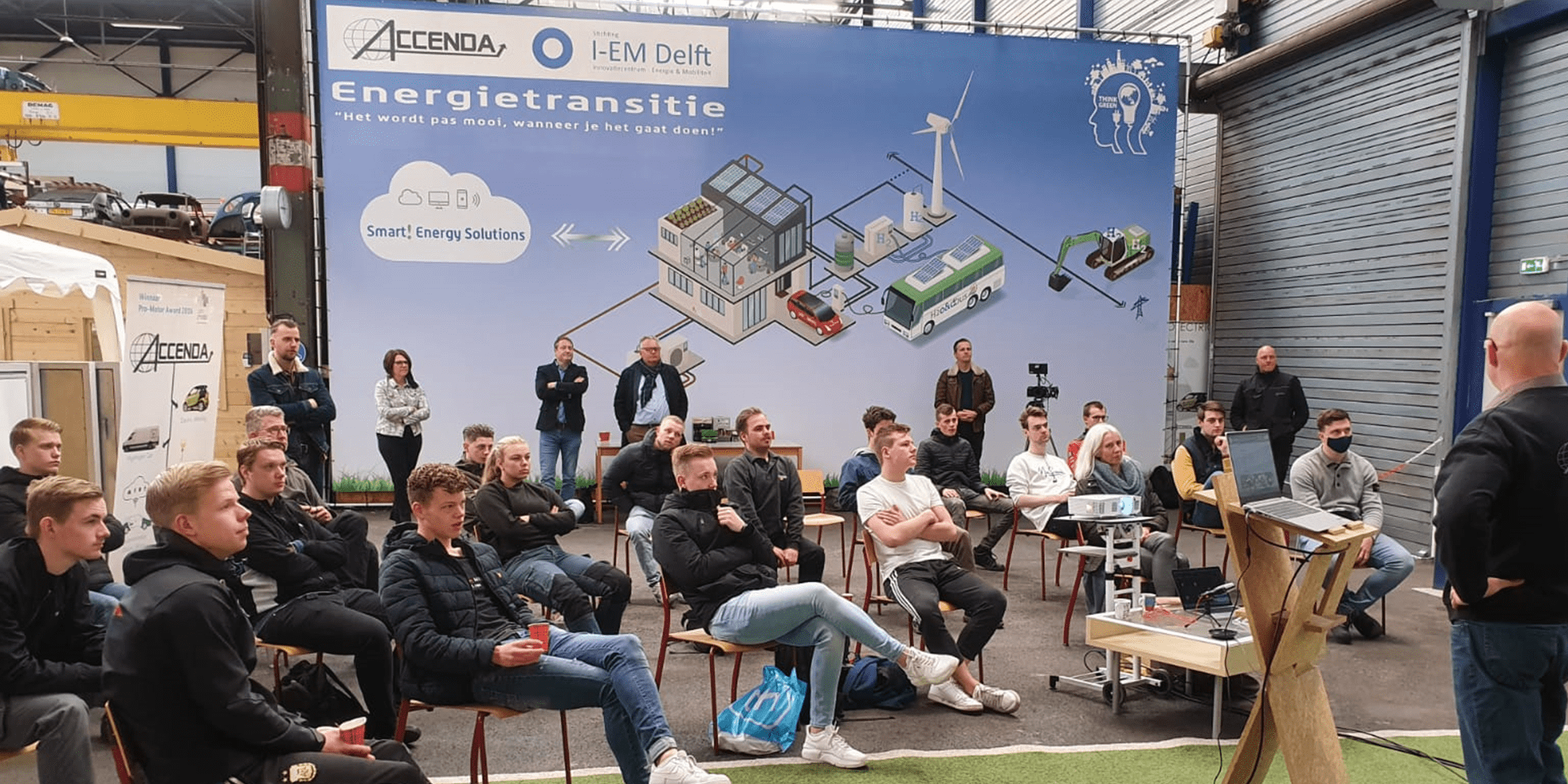 Ik heb een enerverende en inspirerende dag gehad, leuke gesprekken en inhoudelijke mooie presentaties, zowel in theorie als praktijk. Een hoop nieuwe inzichten en ik ga er eens goed over nadenken hoe het nieuwe weer te gaan toepassen, bedankt! 